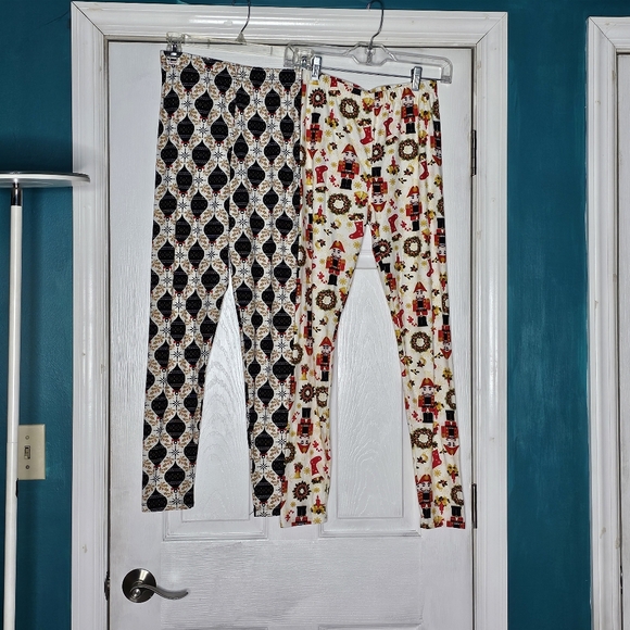 2 Pairs Christmas Leggings OSFA - Picture 3 of 16